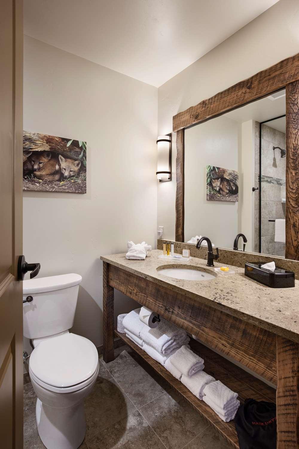 Glacier International Lodge カリスペル エクステリア 写真