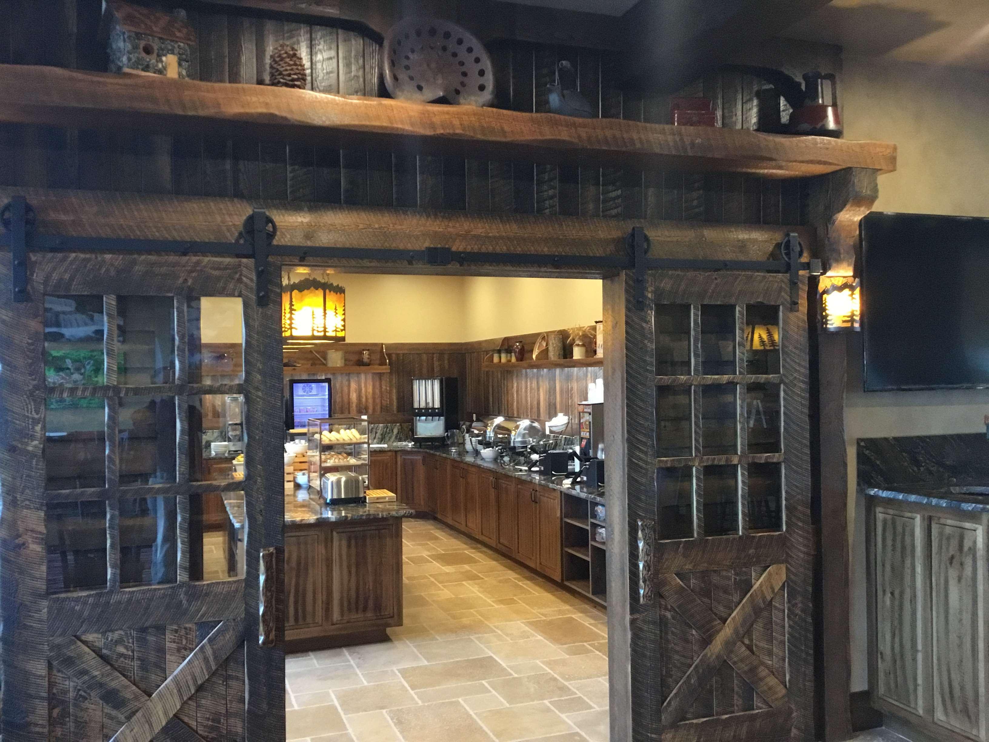 Glacier International Lodge カリスペル エクステリア 写真