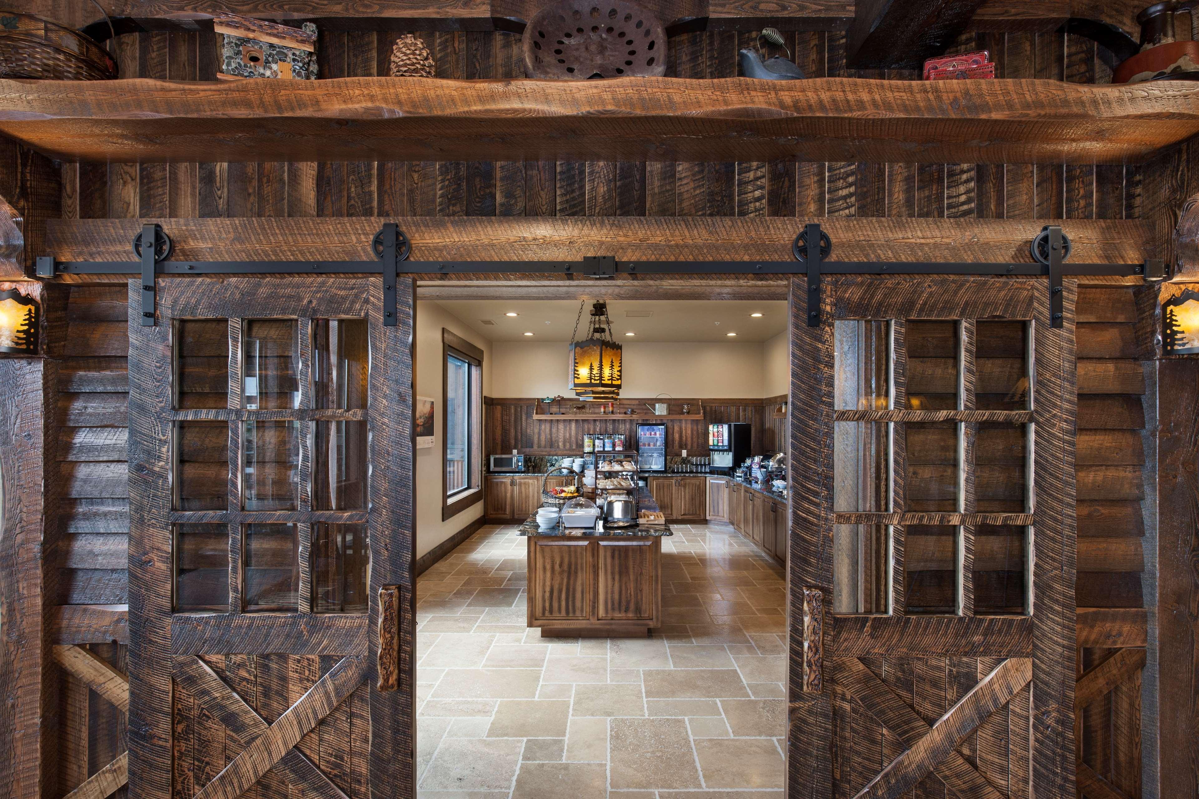 Glacier International Lodge カリスペル エクステリア 写真